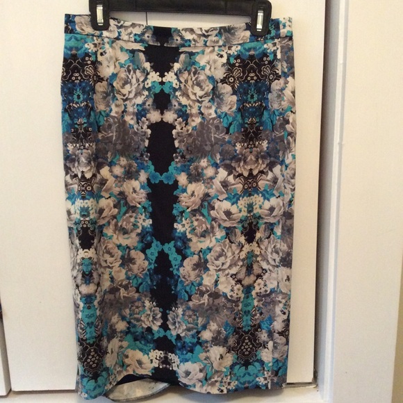 Halogen Dresses & Skirts - Halogen Black&Blue Floral Print Midi Pencil Skirt